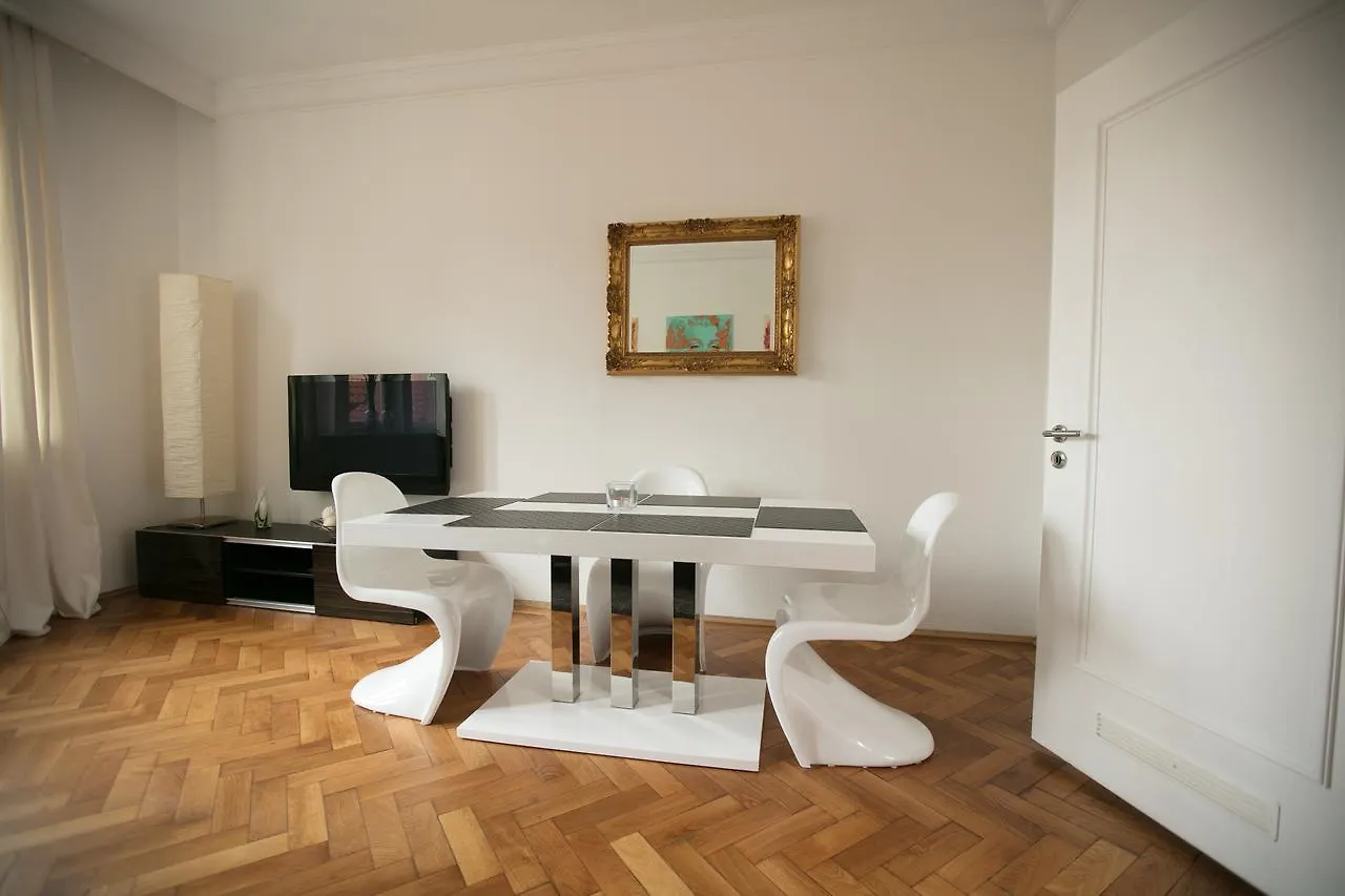 Palazzo Am Dom Aparthotel Regensburg